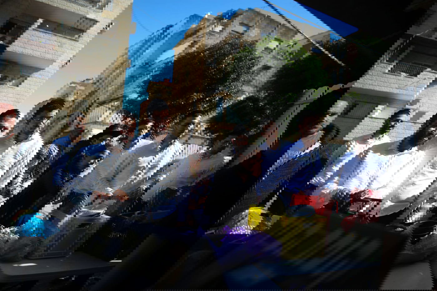 ערב פסח: כך מגעילים כלים בטבריה • צפו