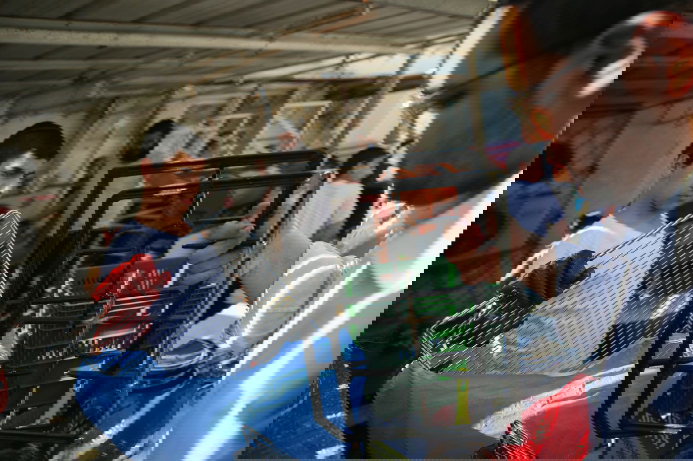 ערב פסח: כך מגעילים כלים בטבריה • צפו