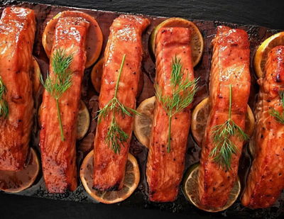 סלמון אפוי ברוטב לימון פיקנטי