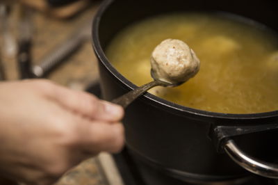 הדיגיטל לעזרת אלו שאוכלים את הקניידלאך לבד