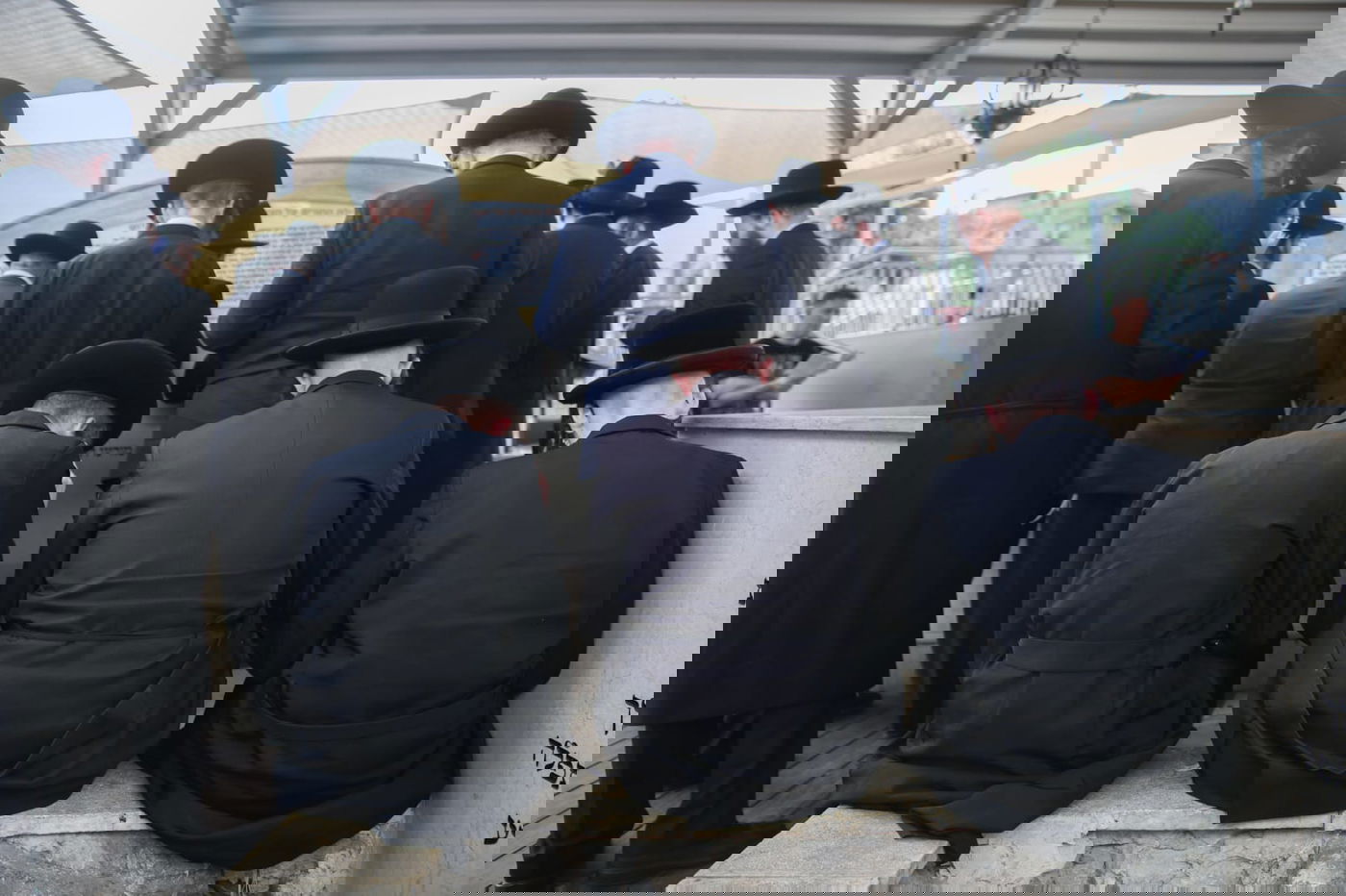 מאות עולים לקברו של השל"ה הקדוש • צפו