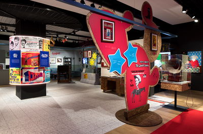 "לשמוח הוא ובניו ובני ביתו כל אחד ואחד בראוי לו"