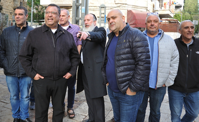 יוסי דייטש ומשה ליאון בסיור ברחובות העיר, השבוע