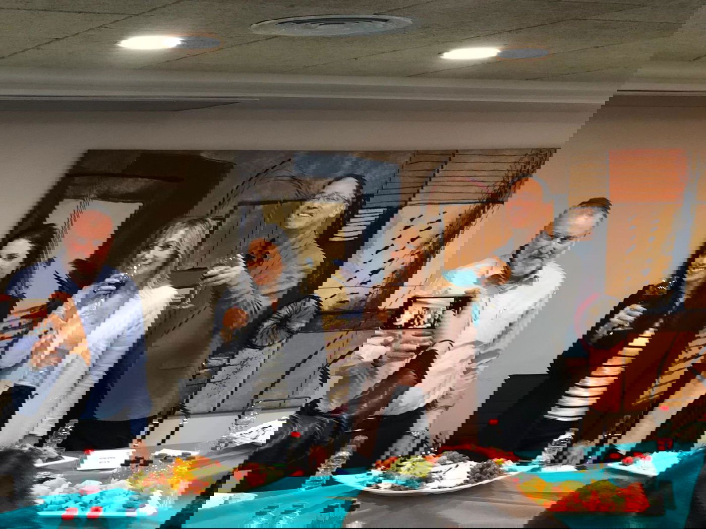 שקד בהרמת כוסית, הבוקר