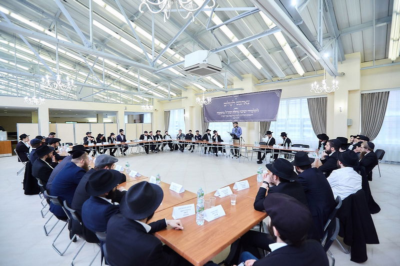 הבחורים יערכו כ-70 סדרי פסח ציבוריים ברוסיה