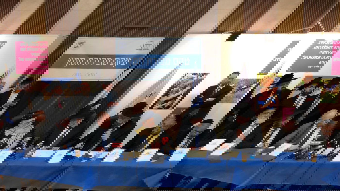 הרבנים הראשיים קיבלו מקדמה ומכרו את החמץ של המדינה