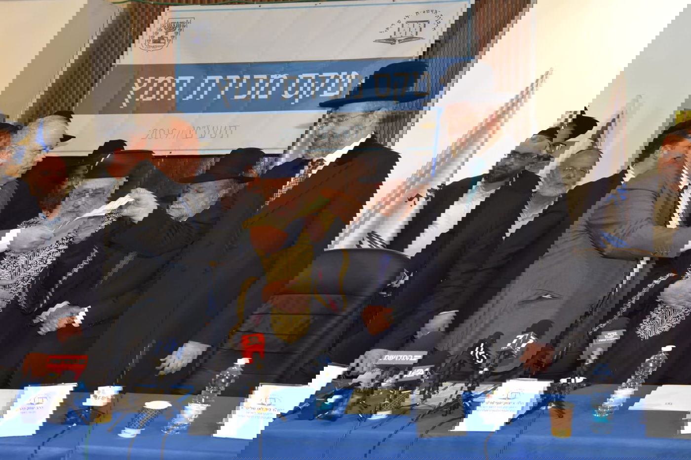 הרבנים הראשיים קיבלו מקדמה ומכרו את החמץ של המדינה