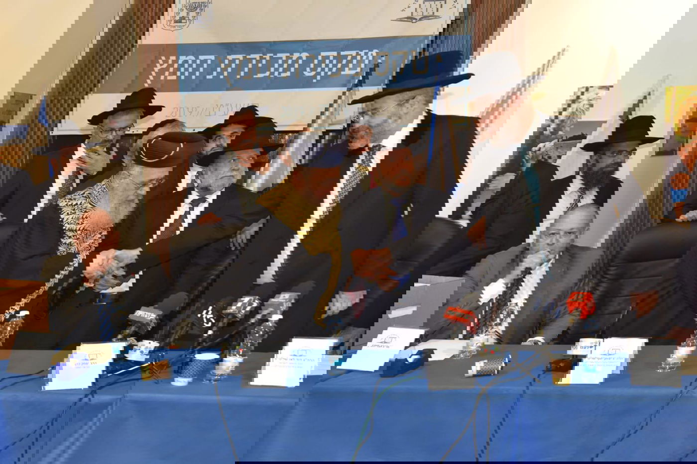 הרבנים הראשיים קיבלו מקדמה ומכרו את החמץ של המדינה