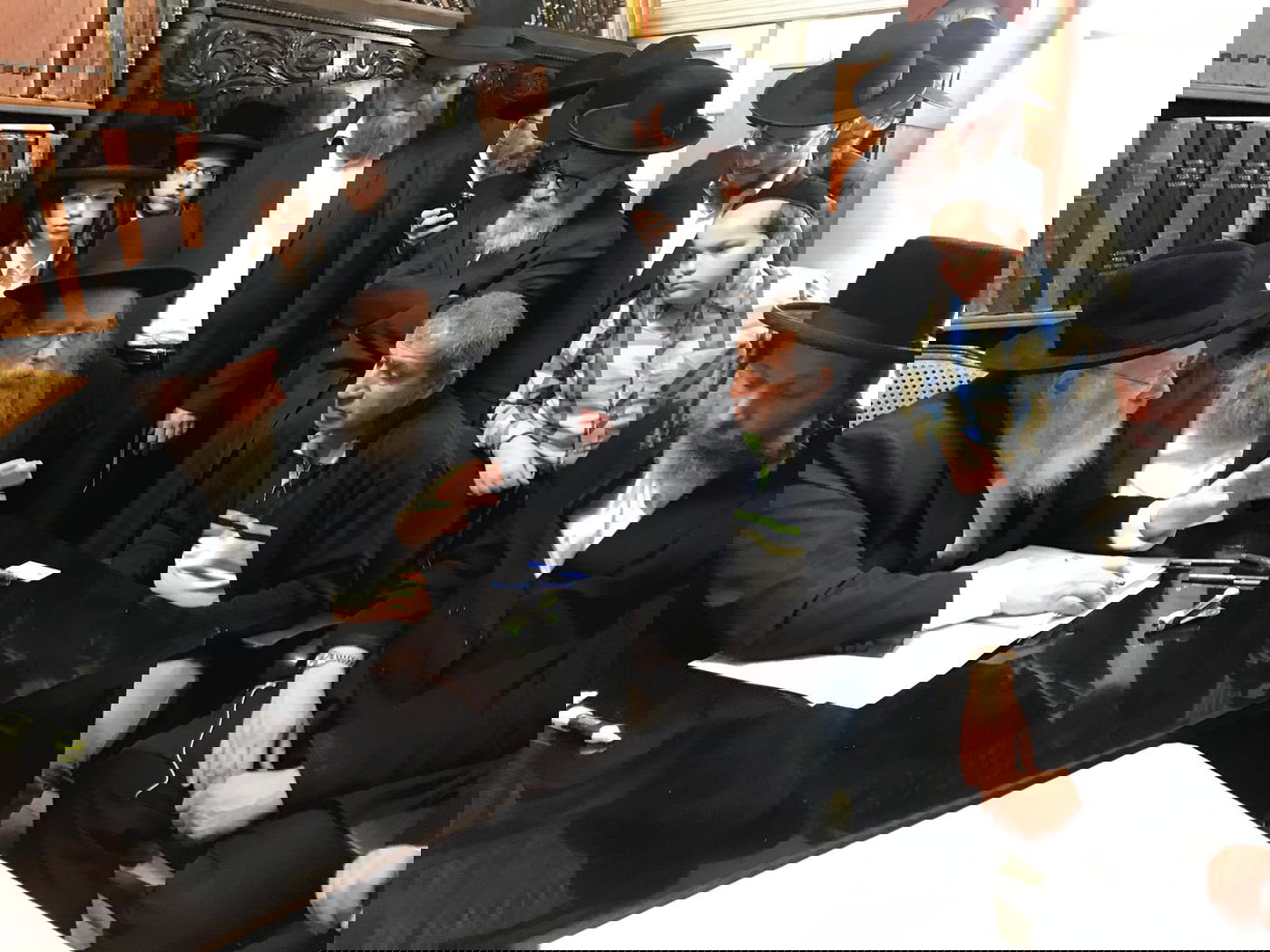 רבני העיר במכירת החמץ