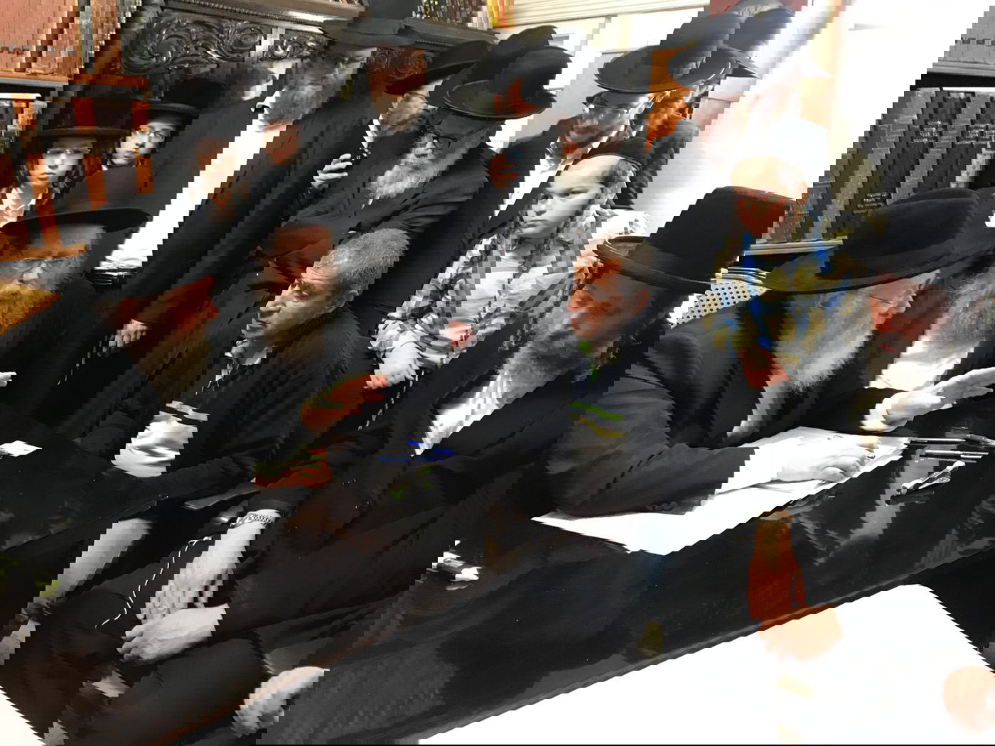 רבני העיר במכירת החמץ