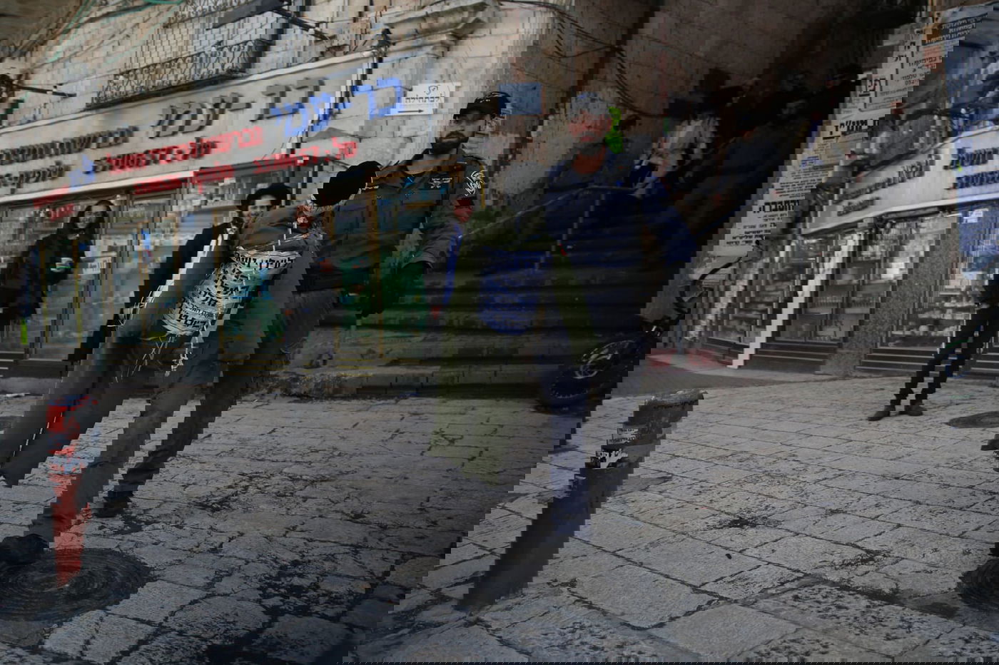 ביום שתלו את המן, תלו הקיצונים בובת חייל