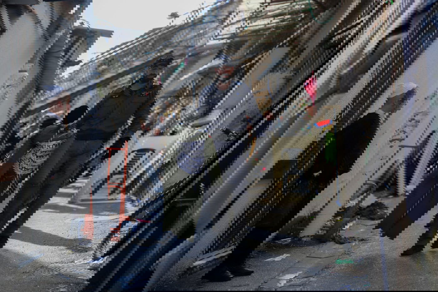 ביום שתלו את המן, תלו הקיצונים בובת חייל