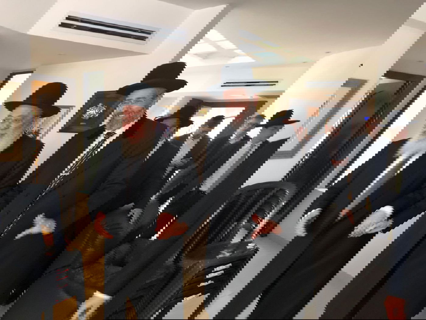 הרב הראשי ביקר במעונו של הראשל"צ הגר"ש עמאר