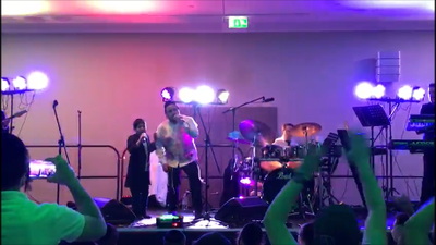 צפו בכניסה הדרמטית של ליפא שמלצער