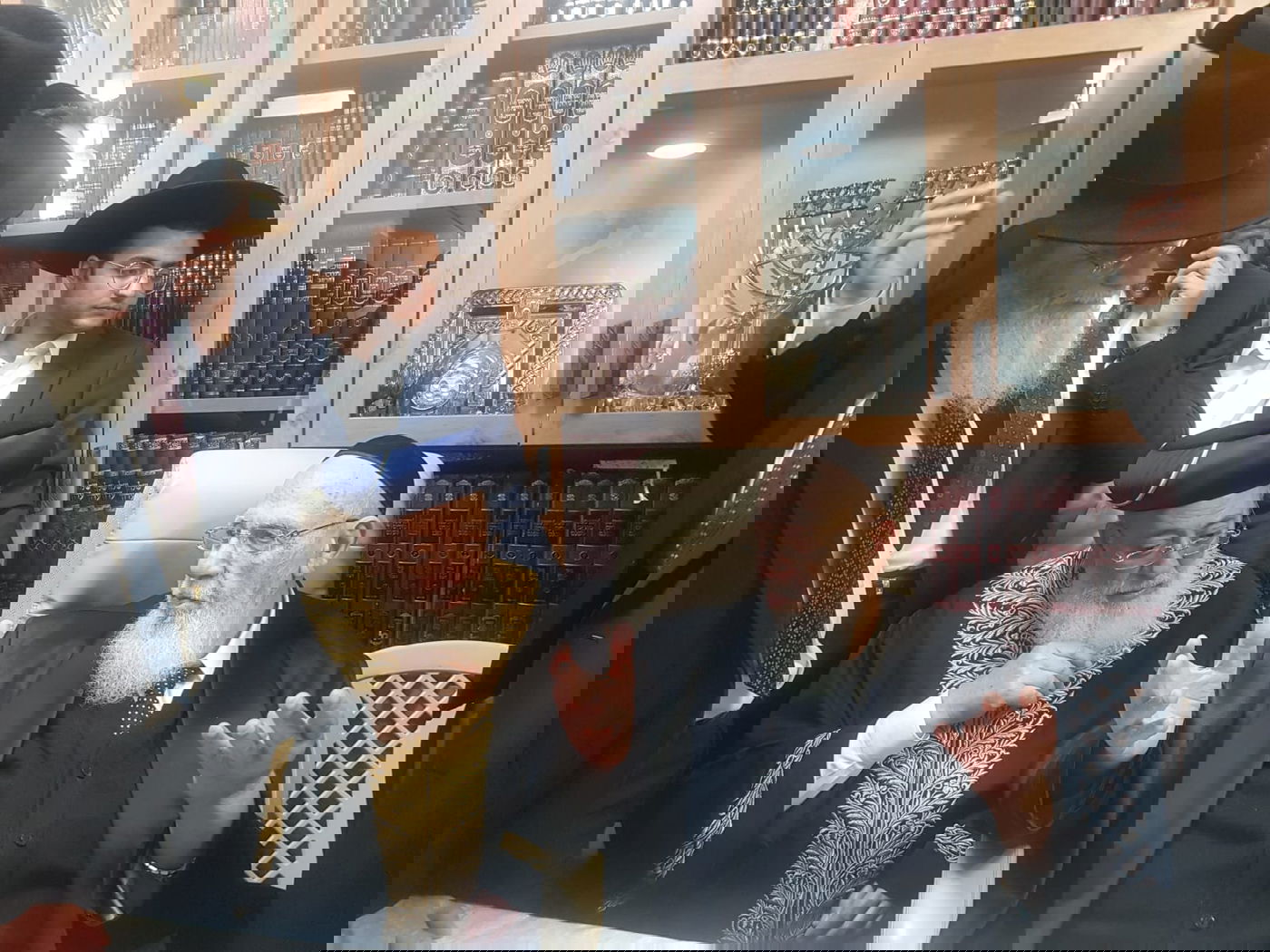 ביקור חג: הגר"ש עמאר במעונו של הגר"ש כהן