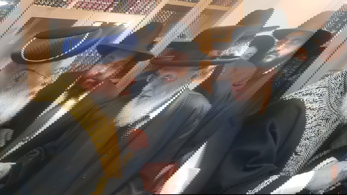 ביקור חג: הגר"ש עמאר במעונו של הגר"ש כהן