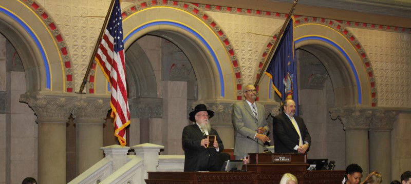 פוליטיקאים אמריקאים עמדו בתור לשים צדקה