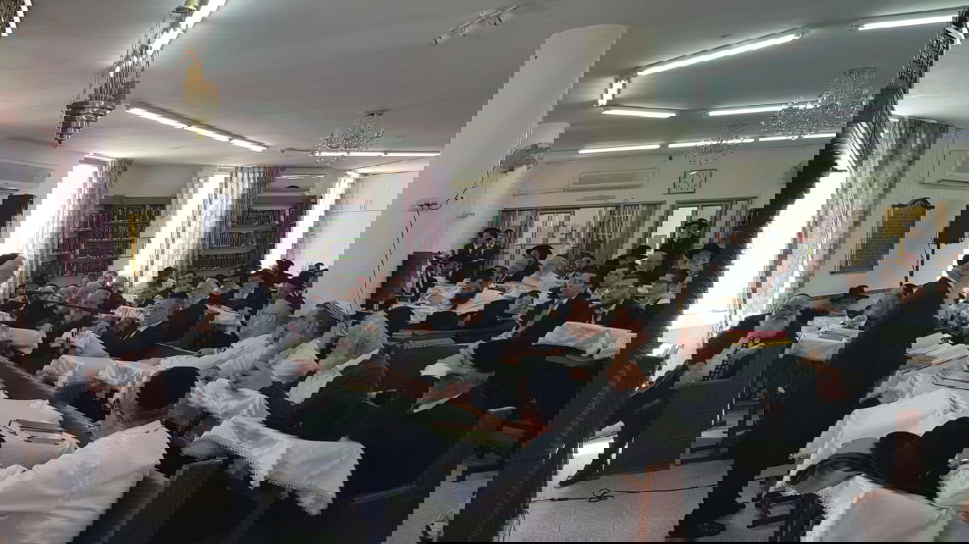 רבנים ואישי ציבור במפגן תמיכה ברבי יגאל רוזן