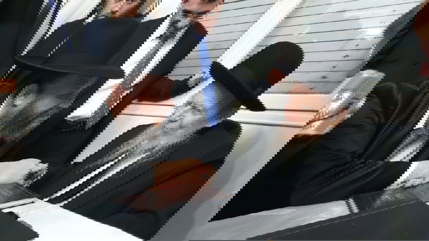 תיעוד: חול המועד במעונו של ראש הישיבה