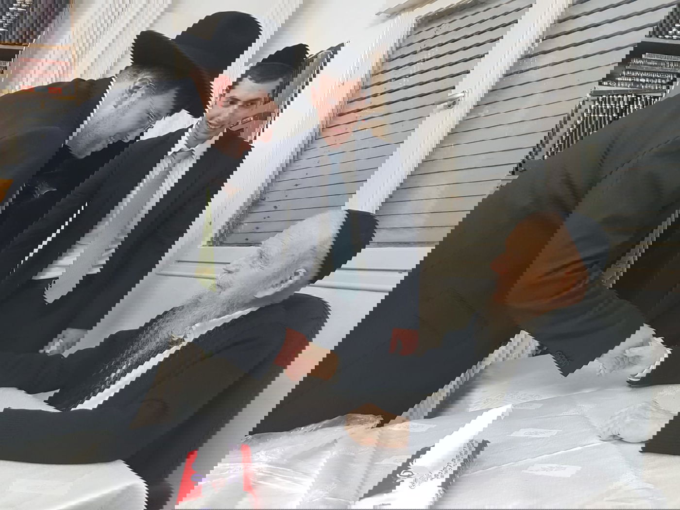 תיעוד: חול המועד במעונו של ראש הישיבה