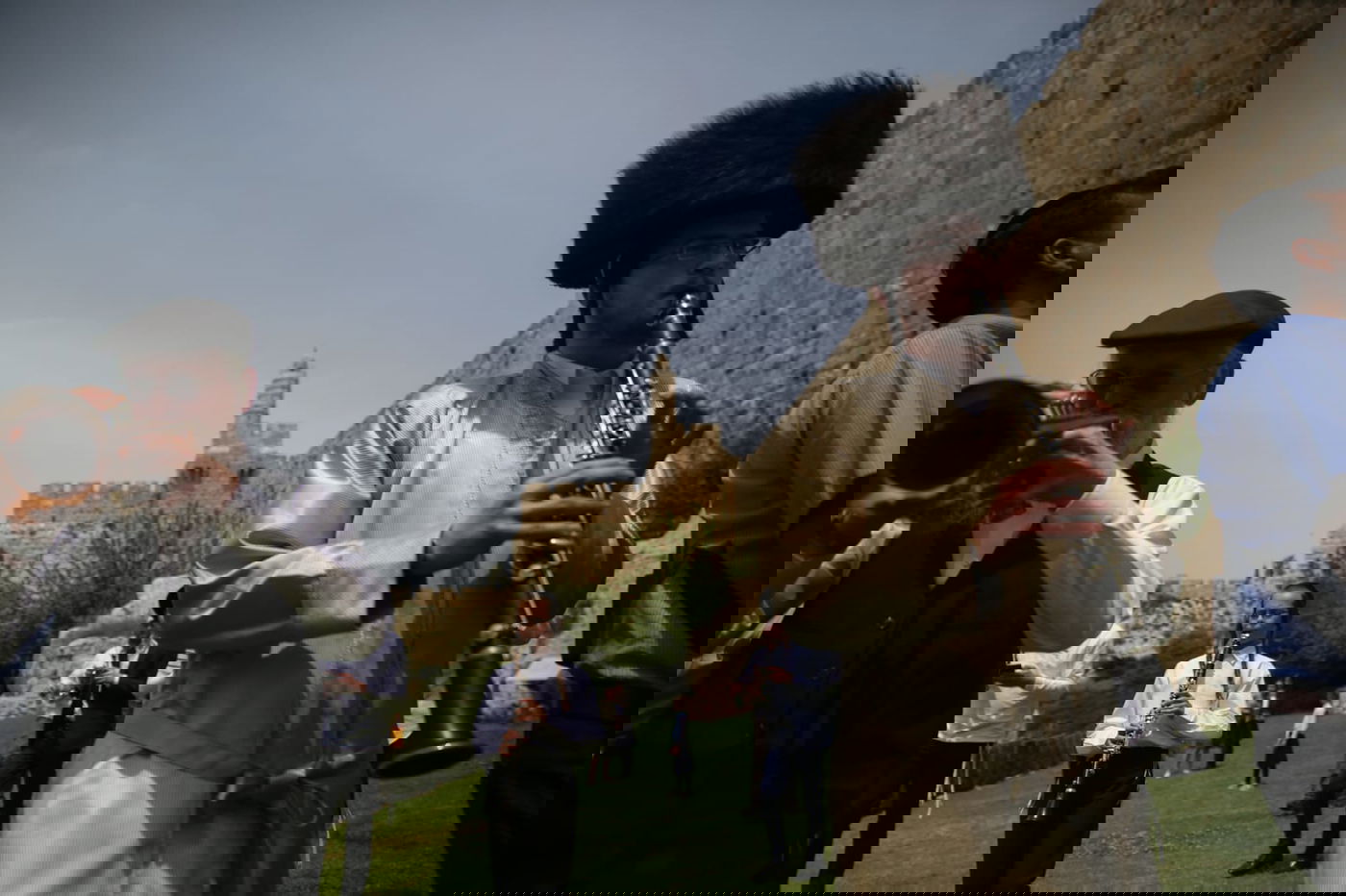 שמחת חג הפסח על חומות העיר העתיקה