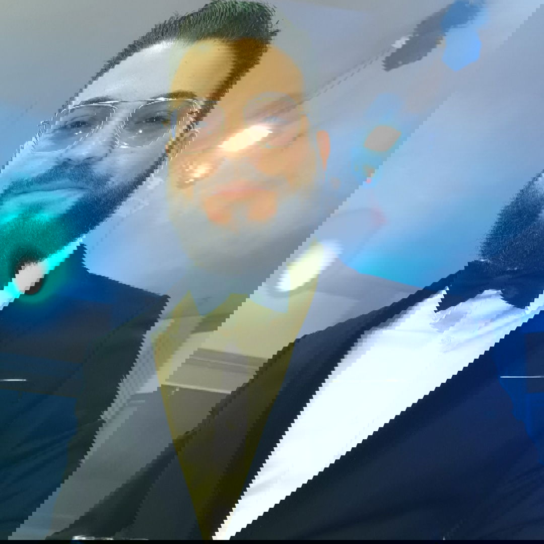 צביקה גרוניך, כותב הטור