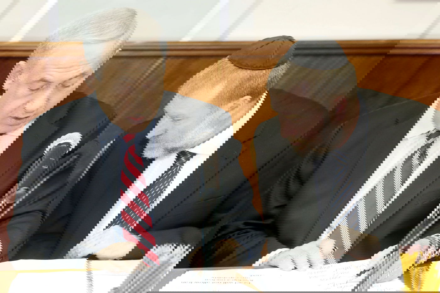 נתניהו ומנדלבליט