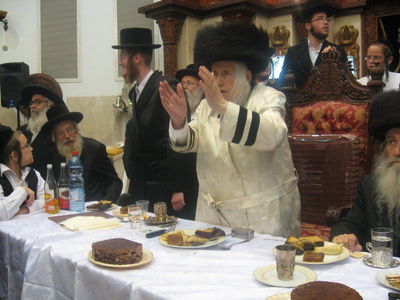 האדמו"ר זצ"ל, בשמחה משפחתית