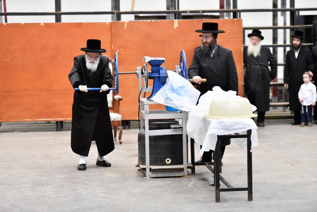 מההכנה עד לחג: פסח עם האדמו"ר מויז'ניץ