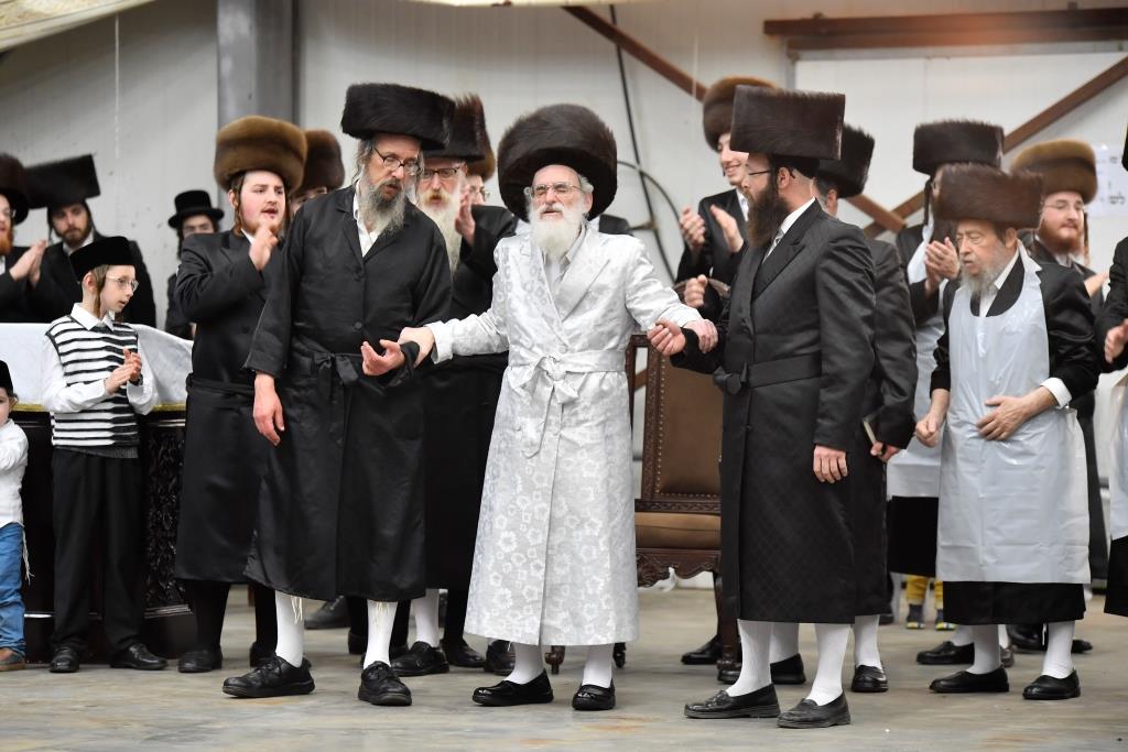 מההכנה עד לחג: פסח עם האדמו"ר מויז'ניץ