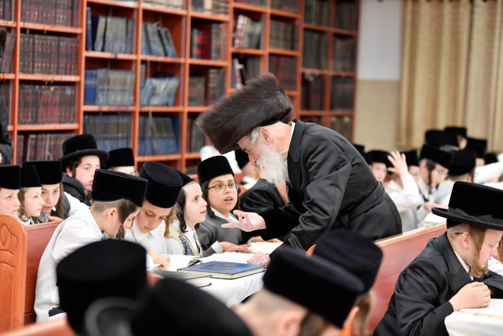 מההכנה עד לחג: פסח עם האדמו"ר מויז'ניץ