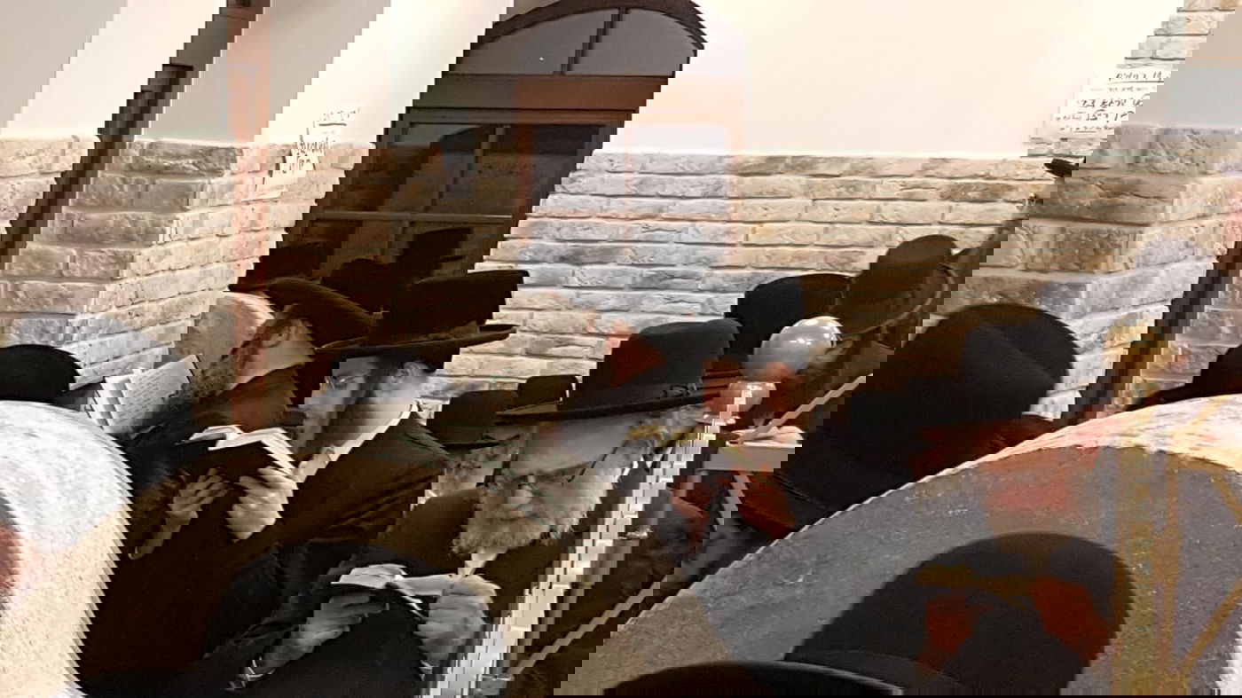 בצל המחלוקת: הרב טס להעתיר על החולים