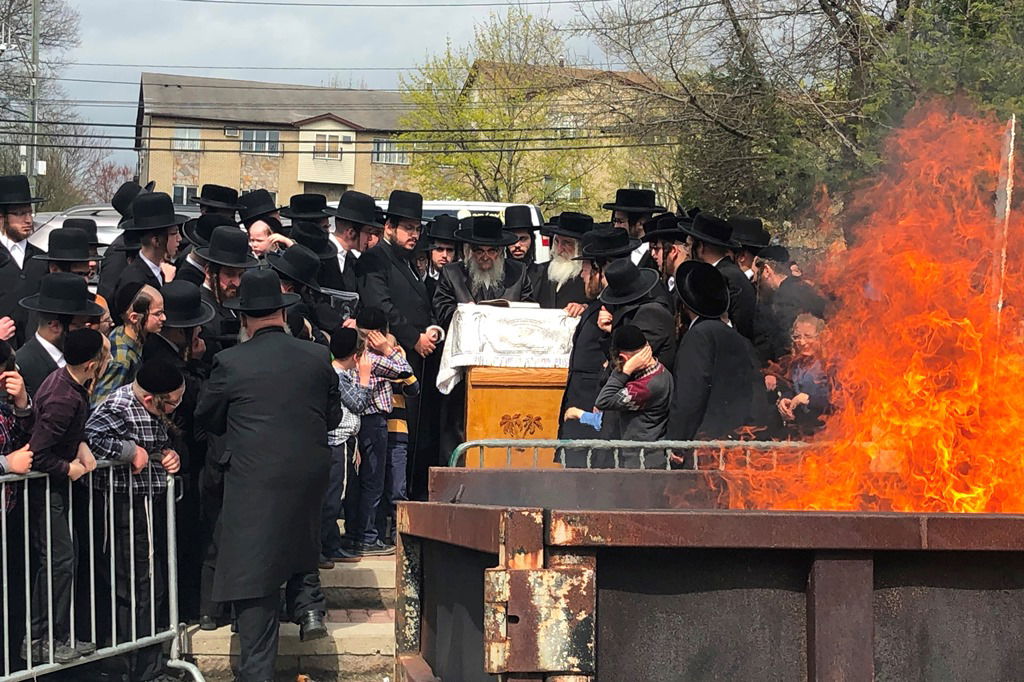 תיעוד מסכם: חג הפסח אצל האדמו"ר מסאטמר