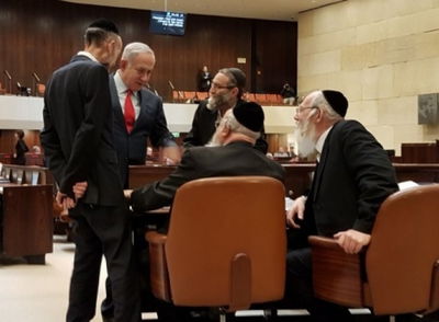 ראש הממשלה עם חברי כנסת מ'יהדות התורה'