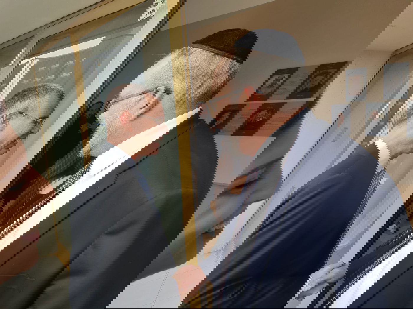 כשיעקב אשר ובני גנץ התחבקו בכנסת. צפו