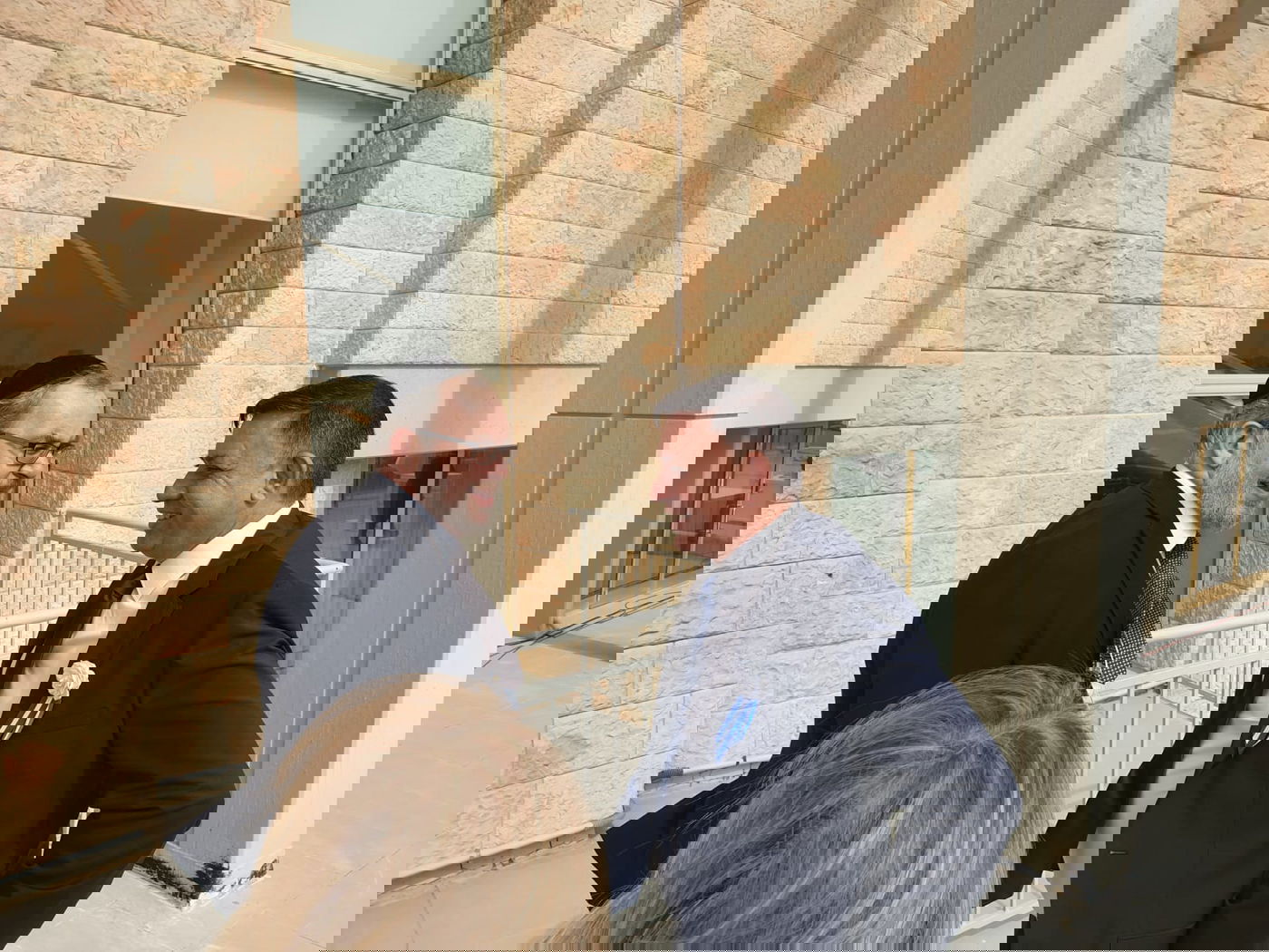 כשיעקב אשר ובני גנץ התחבקו בכנסת. צפו