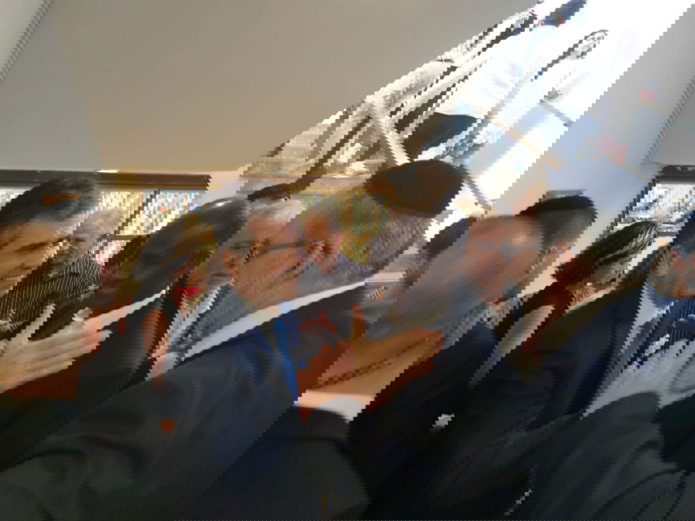 כשיעקב אשר ובני גנץ התחבקו בכנסת. צפו