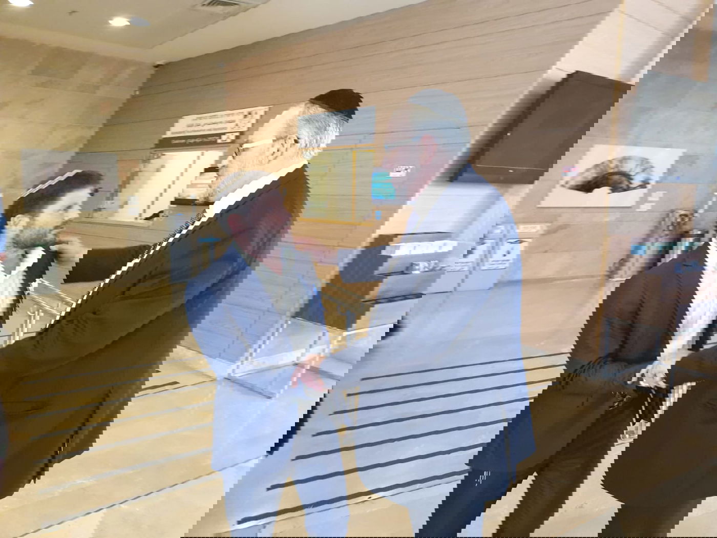 כשיעקב אשר ובני גנץ התחבקו בכנסת. צפו