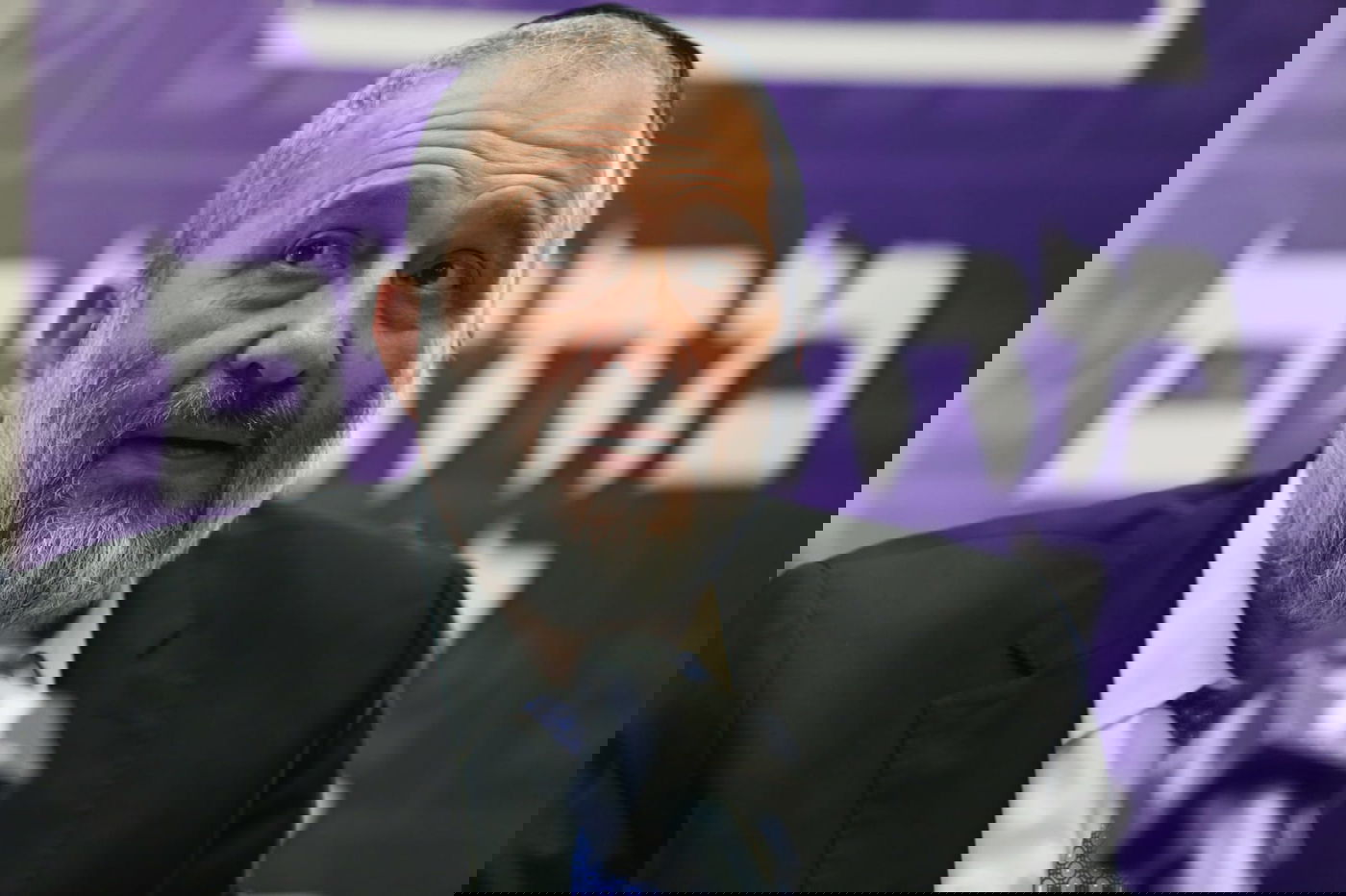 ש"ס מצטרפת לקרב: דרעי דורש את משרד השיכון