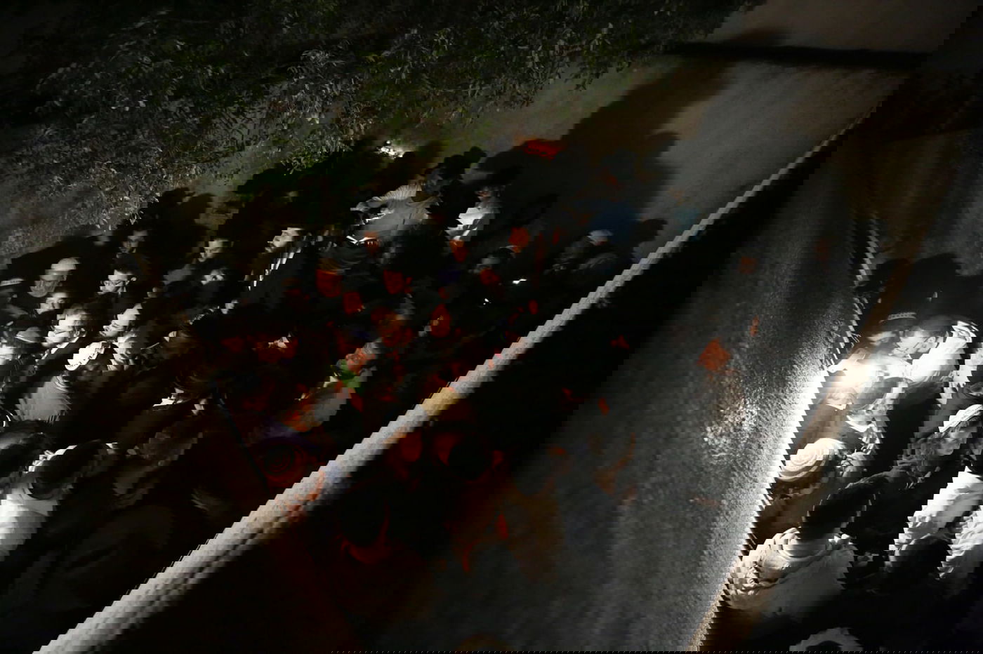 אלפים התפללו בקברו של יהושע בן נון • צפו