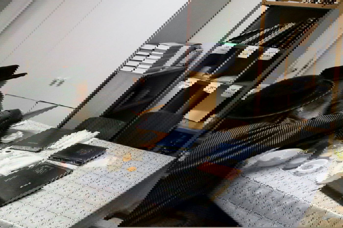 ניצחון הרוח: מציל היהודים בשואה שקוע בלימוד