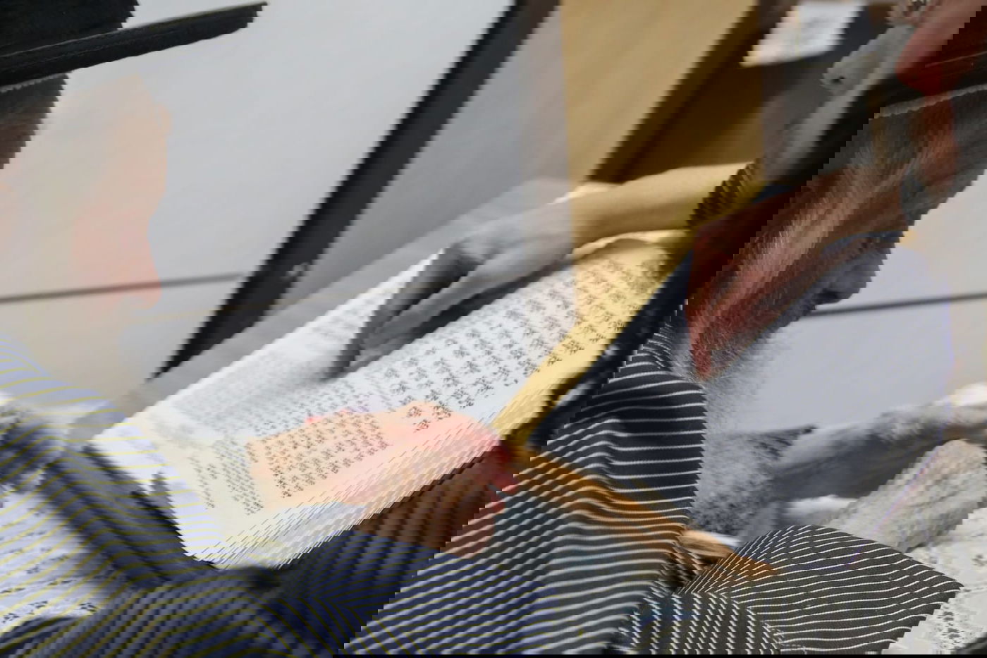 ניצחון הרוח: מציל היהודים בשואה שקוע בלימוד