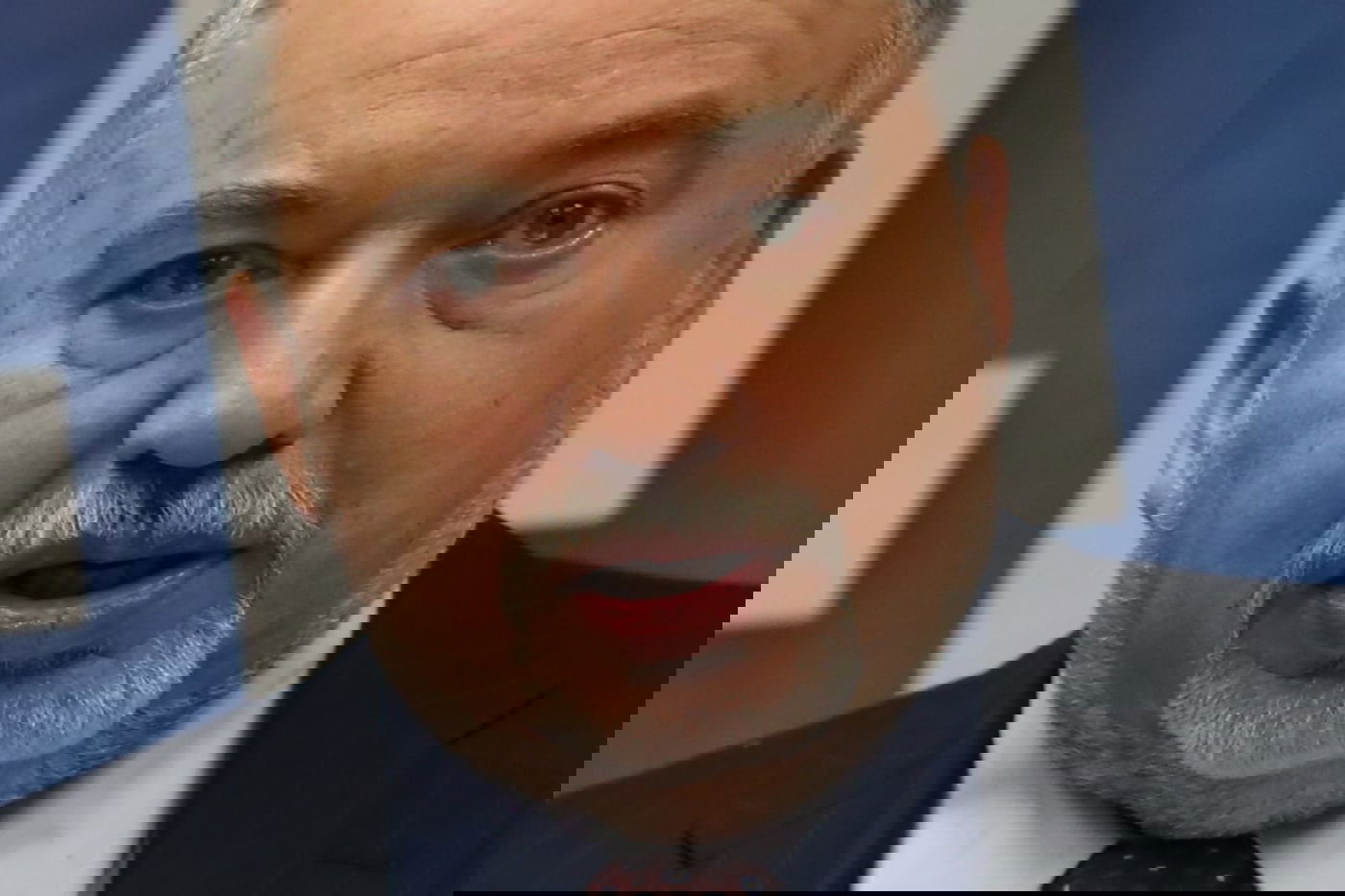 כך מנצל ליברמן את השואה לניגוח החרדים