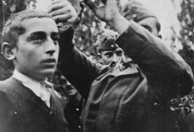 "השומר הוציא אולר וחתך לי את הפאות עם העור"