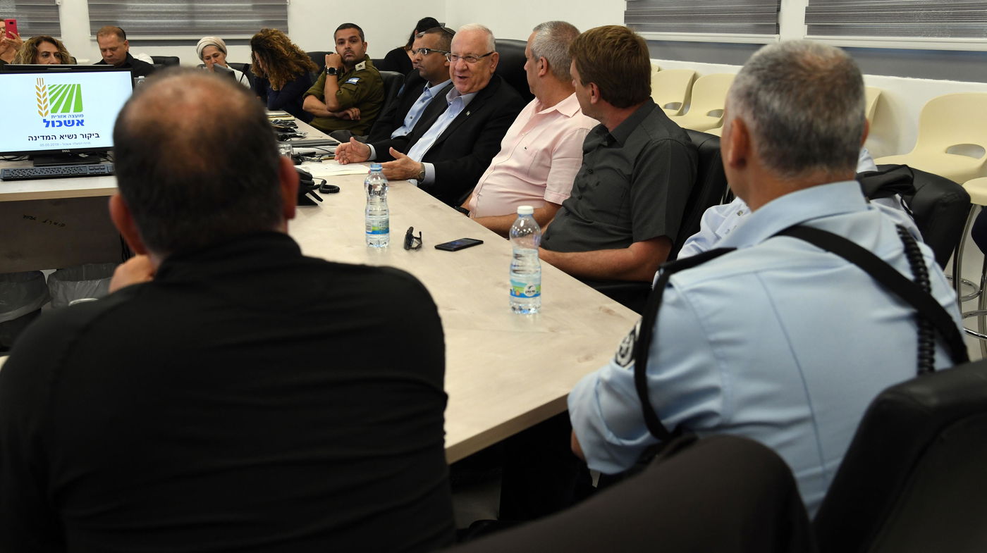 ברקע השיגורים: הנשיא ריבלין ביקר באשכול