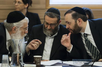 אטיאס, גפני ופרוש בדיון על חוק הגיוס