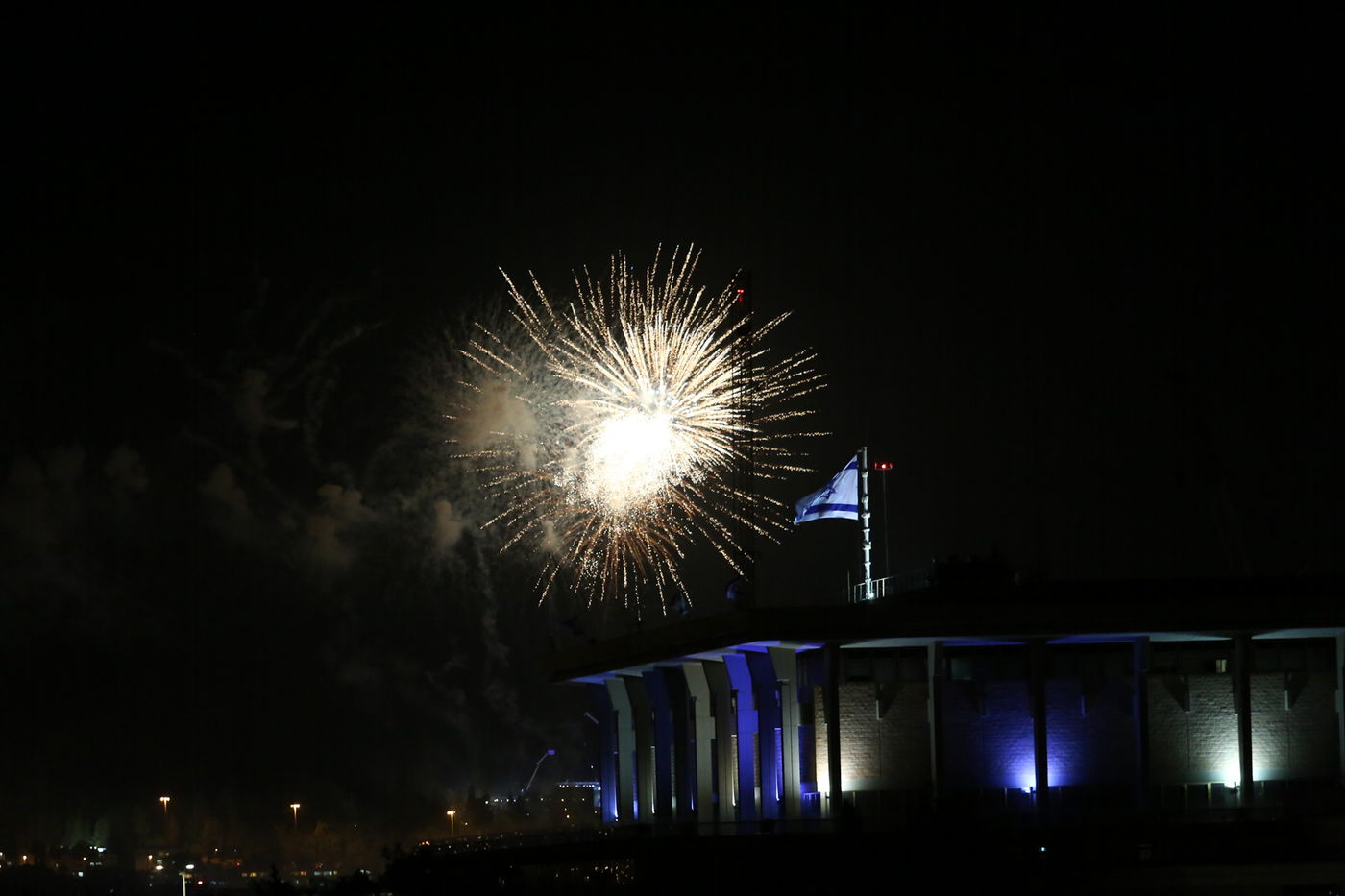 תיעוד: הזיקוקים האירו את שמי עיר הקודש