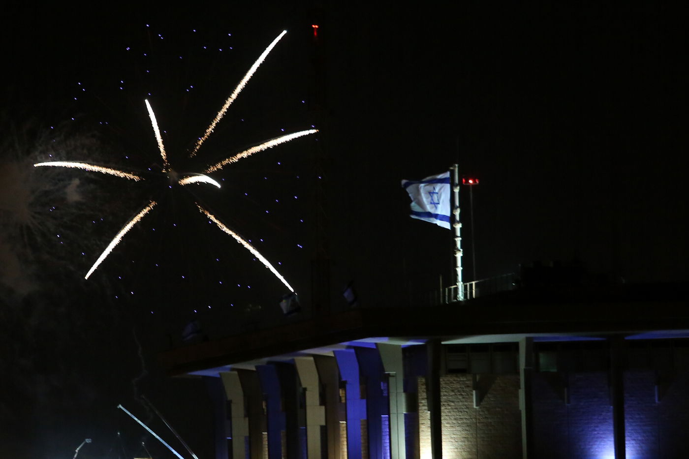 תיעוד: הזיקוקים האירו את שמי עיר הקודש