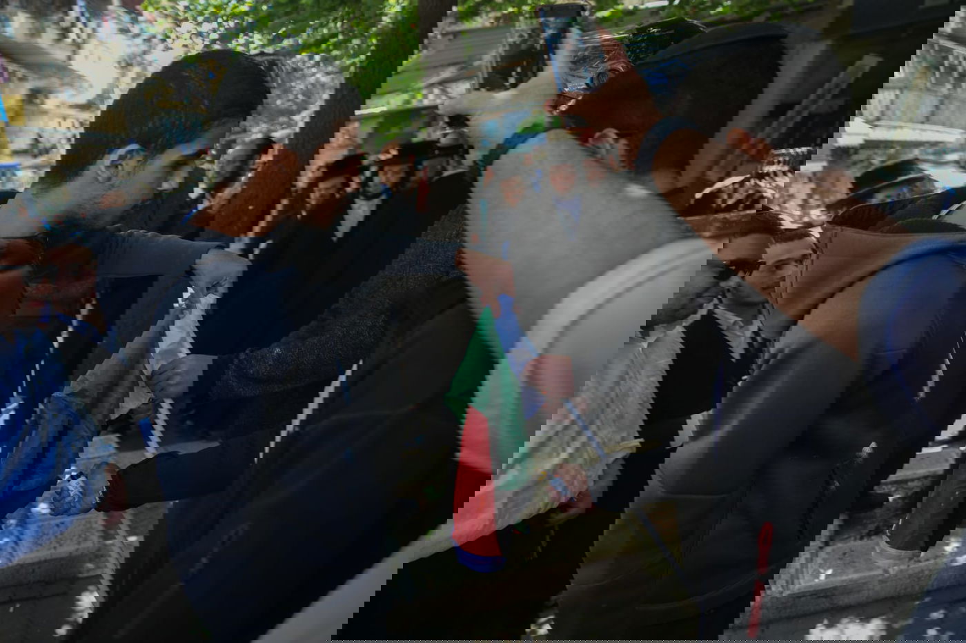 צפו: פרובוקציה קיצונית ושריפת דגל פלסטין