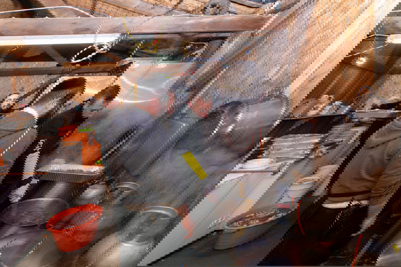 יום ההילולא בציון הקערעסטירער • צפו